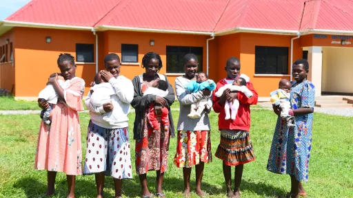 Teenage mothers and babies benefiting from community support